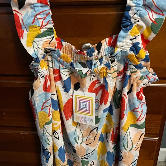 Lularoe Daisy Size M tank top - Picture 1 of 3